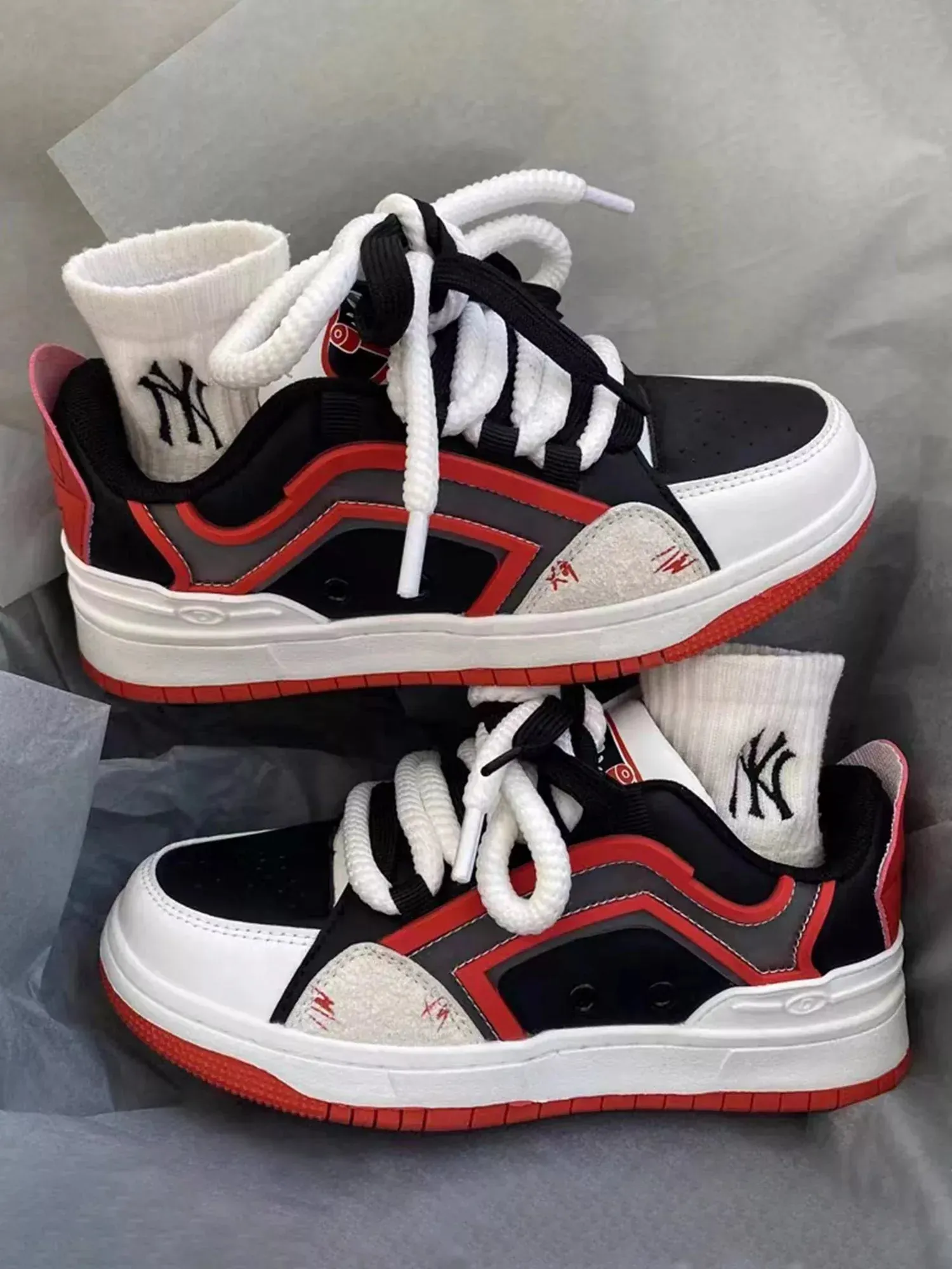 Niceprimes College Style Contrasting Moral Training Retro Sneakers