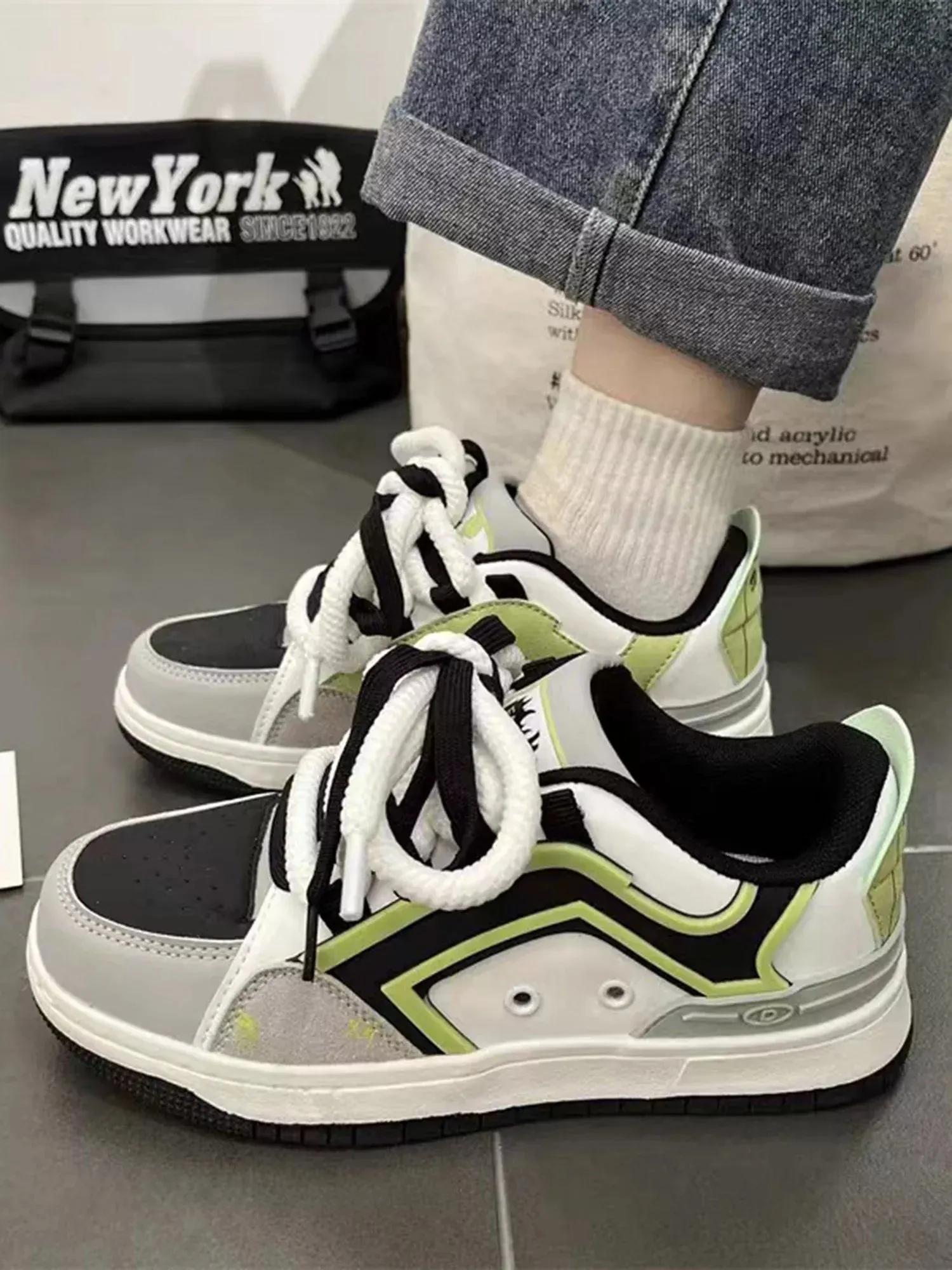 Niceprimes College Style Contrasting Moral Training Retro Sneakers