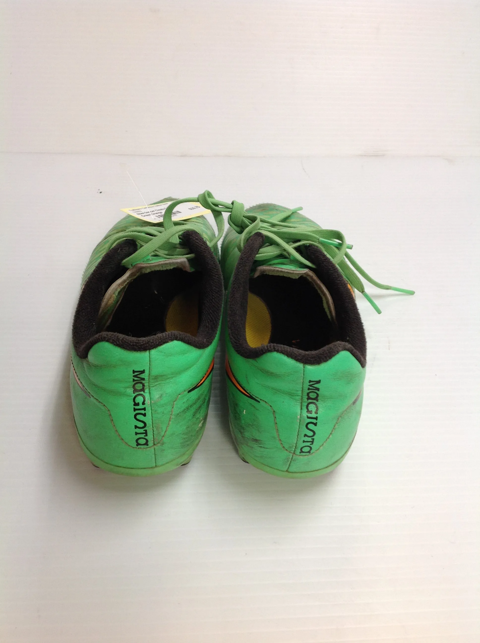 Nike Youth Outdoor Soccer Cleats - Size 5 - Pre-Owned - Z8GR27